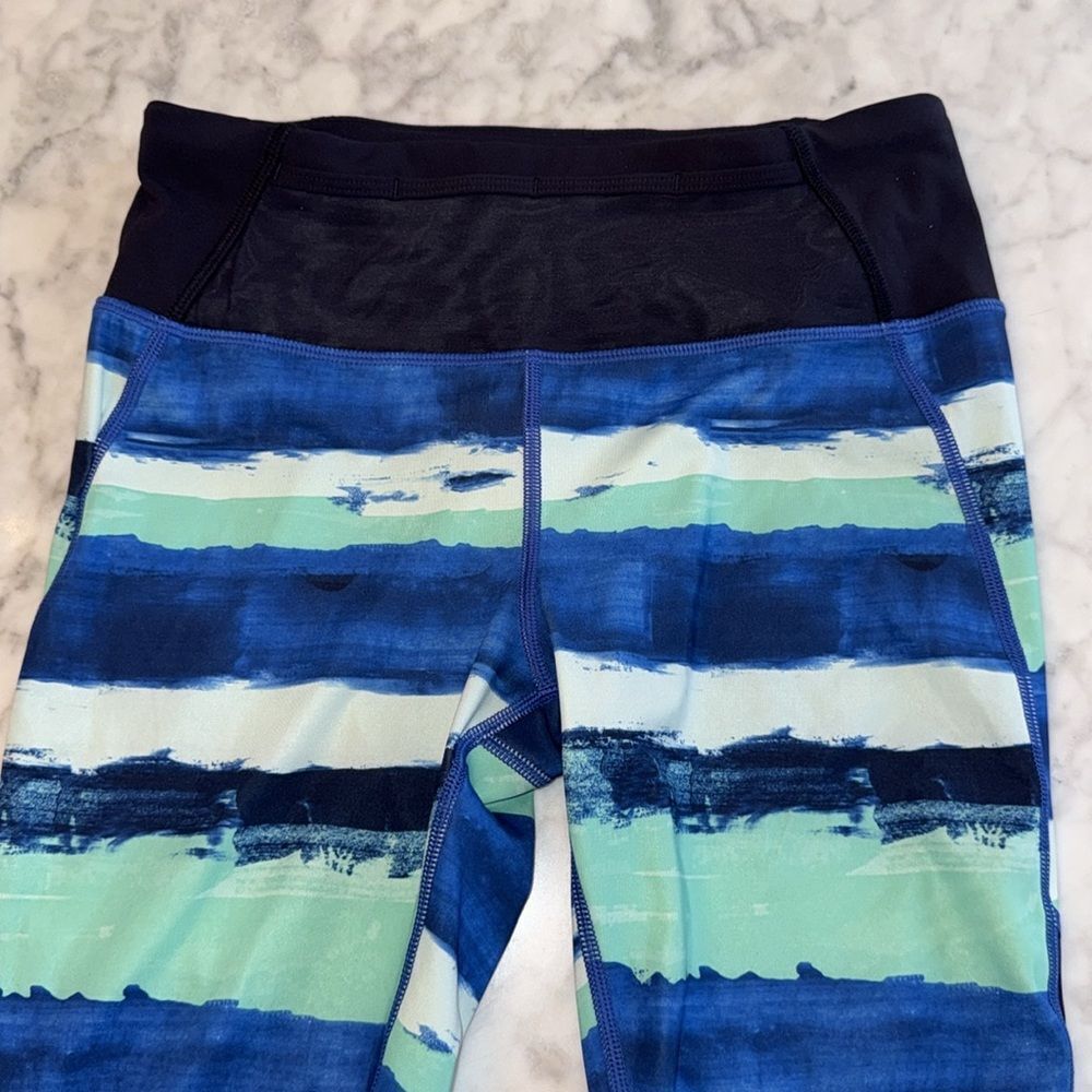 LULULEMON CROP WORKOUT 4 - Picture 7 of 7